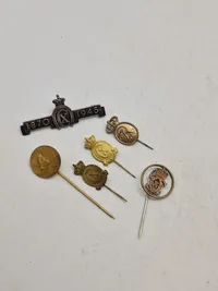 Samling originale royale pins fra ww2 perioden