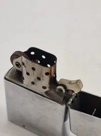 Zippo lighter med påsat originalt ww2 mærke