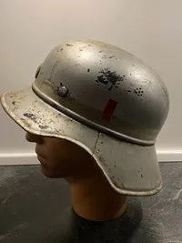Sjælden original Luftschütz Gladiator hjelm - anvendt efter krigen som vagt/sikkerhedshjelm på Tuborg bryggerierne