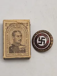 NSDAP æresemblem - efterkrigs