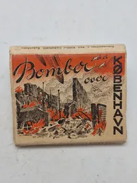 Original billedserie - Bomber over København samt originale granat stumper fra bombardementerne