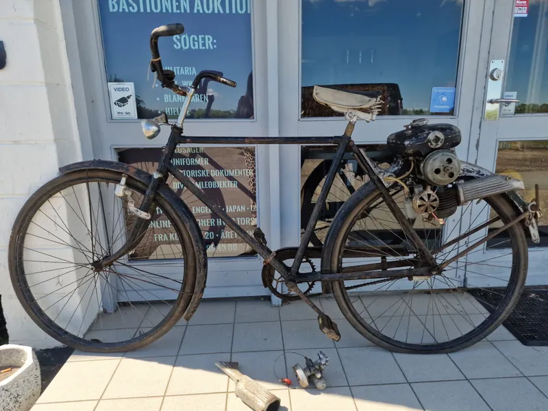 Original BFC knallert fra 1950, skal renoveres. Hentes i Vordingborg eller leveres efter aftale