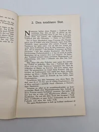 Originalt hæfte - 2 års nazistyre