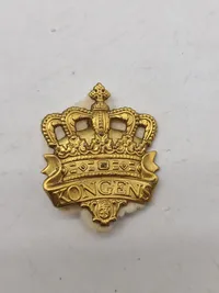 Samling regimentsmærker mm