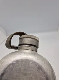 Kogekar og feltflaske