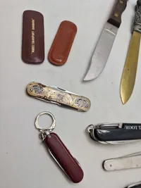 Samling lommeknive og brevknive