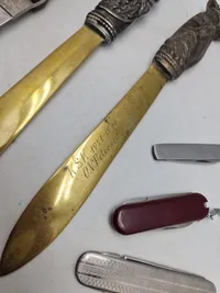 Samling lommeknive og brevknive