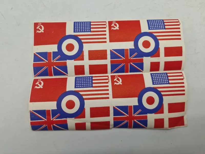 Samling originale mærkater fra majdagene 1945