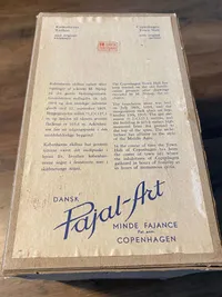 Originalt Fajance klokkespil forstillende Københavns rådhus - med original kasse