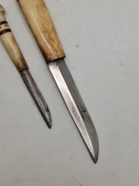 Veludførte finske knive med greb af ben