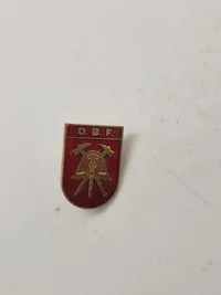 Samling diverse pins og nåle