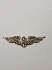 Samling diverse pins og nåle