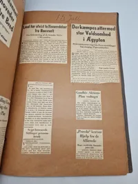 Samling originale avisudklip i scrapbøger ww2