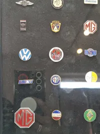 Samling bil mærker mm i ramme