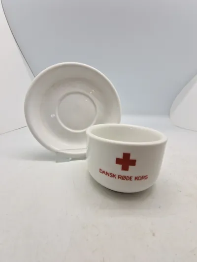 Dansk Røde Kors kop og underkop - Royal Copenhagen