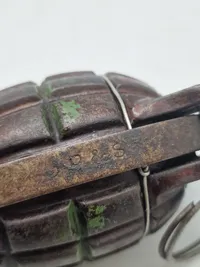 Original engelsk Mills granat, bl.a. nedkastet til modstandsbevægelsen - Deaktiveret jf. gældende dansk lovgivning