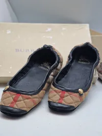 Originale Burberry sko med æske størelse 35