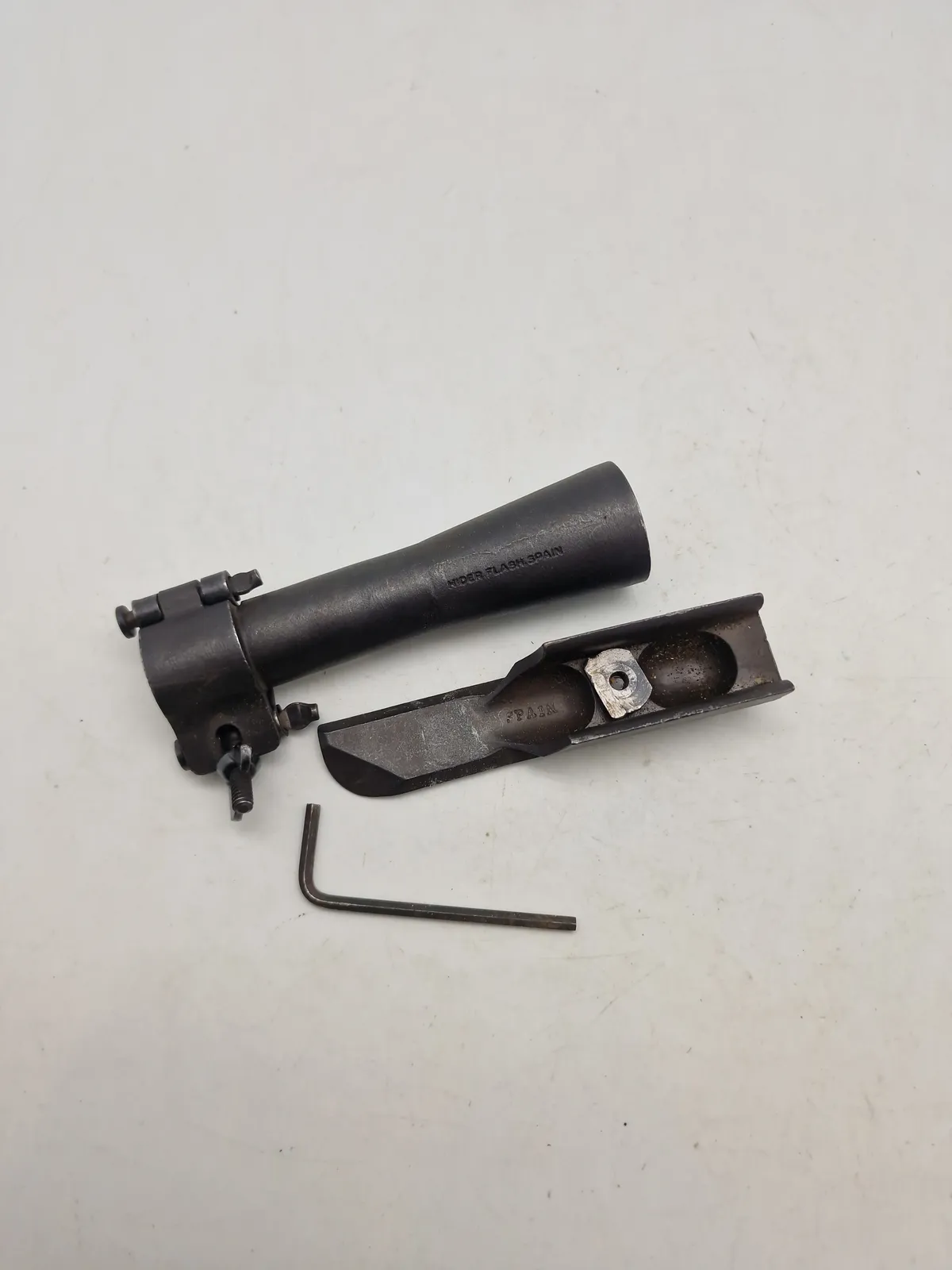 M1 carbine flash hider