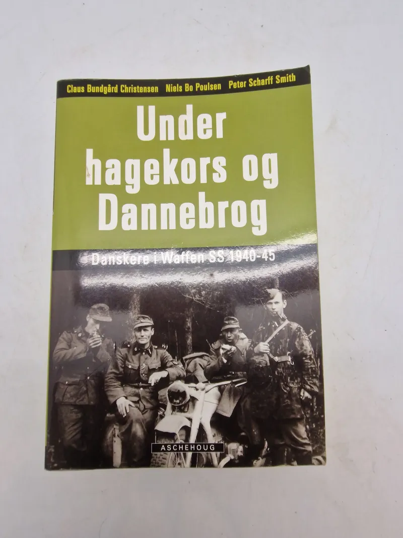 Under hagekors og dannebrog