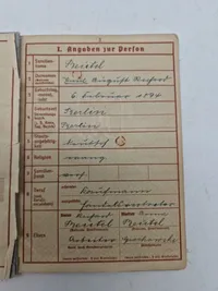 Sjældent originalt lot tildelt til tysk soldat i København - wehrpas og urkunde godt udfyldt