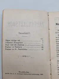 Diverse bøger fra det danske forsvar
