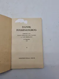 Originale konge sangbøger og svensk olieflaske