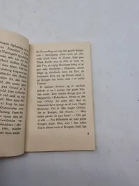 Originale konge sangbøger og svensk olieflaske