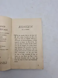 Originale konge sangbøger og svensk olieflaske