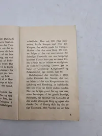 Originale konge sangbøger og svensk olieflaske