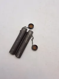 Originale konge sangbøger og svensk olieflaske