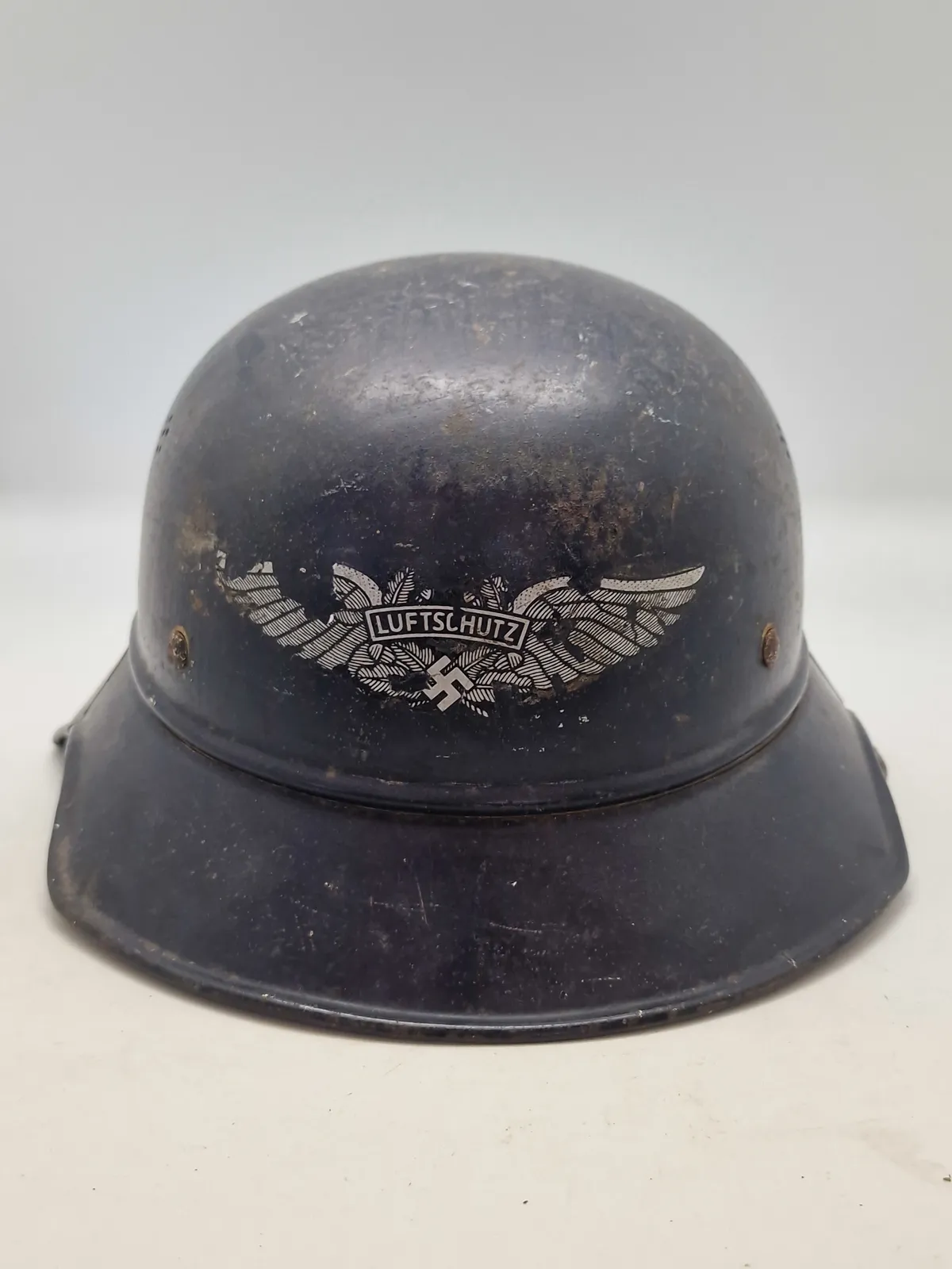 Original tysk Luftschütz hjelm - senere decal???