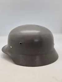 Original tysk M/40 hjelm brugt af brandvæsnet efter krigen