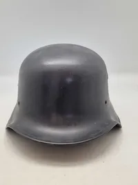 Original tysk ww2 fiber hjelm/parade hjelm med senere decal