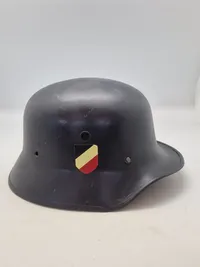 Original tysk ww2 fiber hjelm/parade hjelm med senere decal