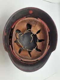 Original tysk ww2 hjelm - senere anvendt som brandhjelm
