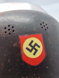 Original tysk ww2 hjelm - senere anvendt som brandhjelm
