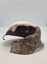 Original tysk ww2 hjelm - ødelagt på fronten