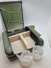 Jerrycan lavet som barskab
