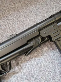 MP40 softgun med vægt som originalen