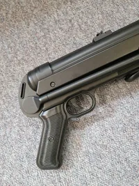 MP40 softgun med vægt som originalen