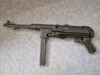 MP40 softgun med vægt som originalen