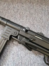 MP40 softgun med vægt som originalen