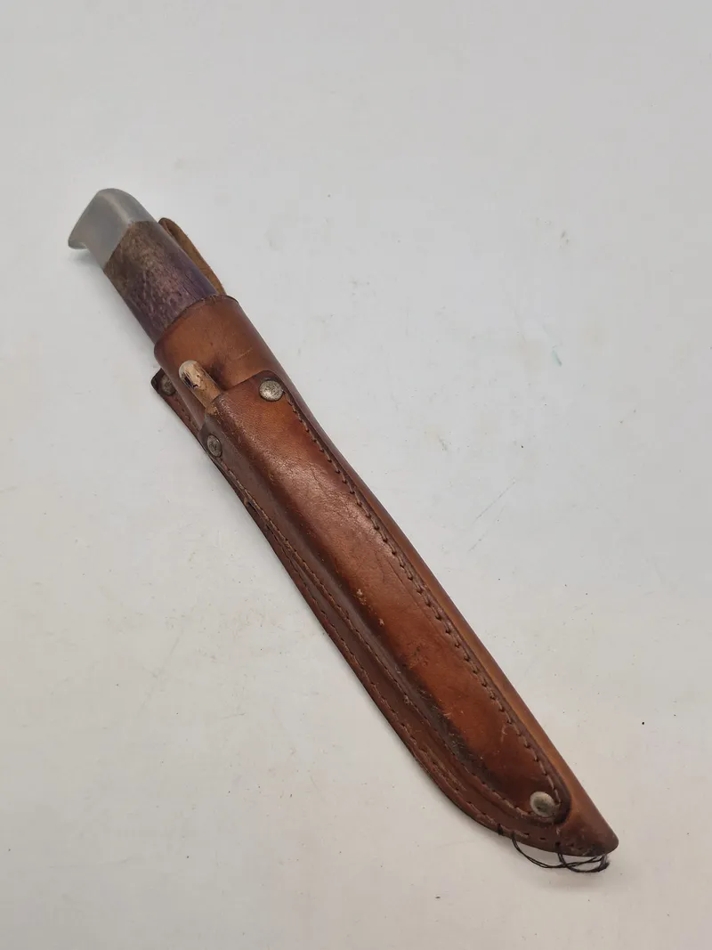 Spejderkniv med skede af læder