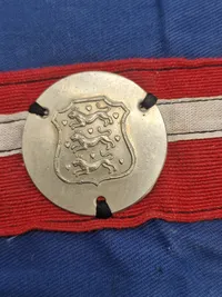 Originalt armbind fra den danske modstandsbevægelse. Bornholm