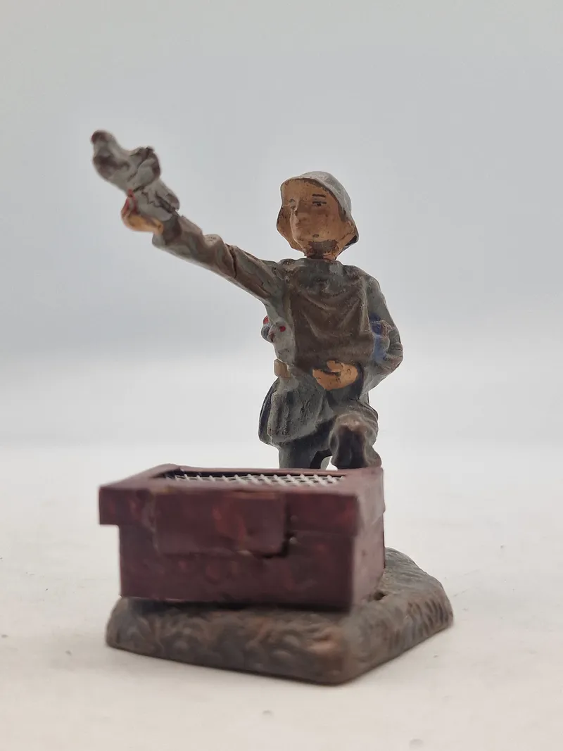 Original tysk linoliumsfigur