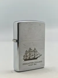 Zippo lighter med fregatten Jylland