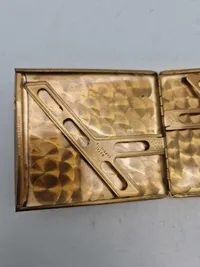 Cigaretetui med lighter