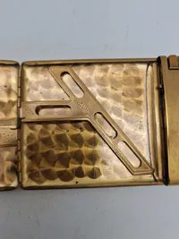 Cigaretetui med lighter