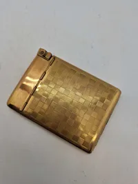 Cigaretetui med lighter
