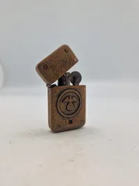 Lighter med ørn og hagekors -original???